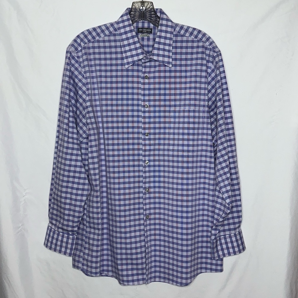 Like New Van Heusen Flex Button-Up Dress Shirt